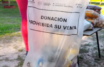 Pobladores de San Lorenzo, Estero Cambá y Carandayty, distrito de San Juan de Ñeembucú, denuncian condiciones deplorables en kits de víveres entregados por el Gobierno Nacional
