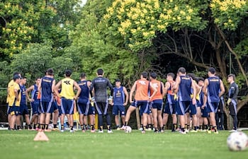 Los componentes del plantel del Sportivo Luqqueño.