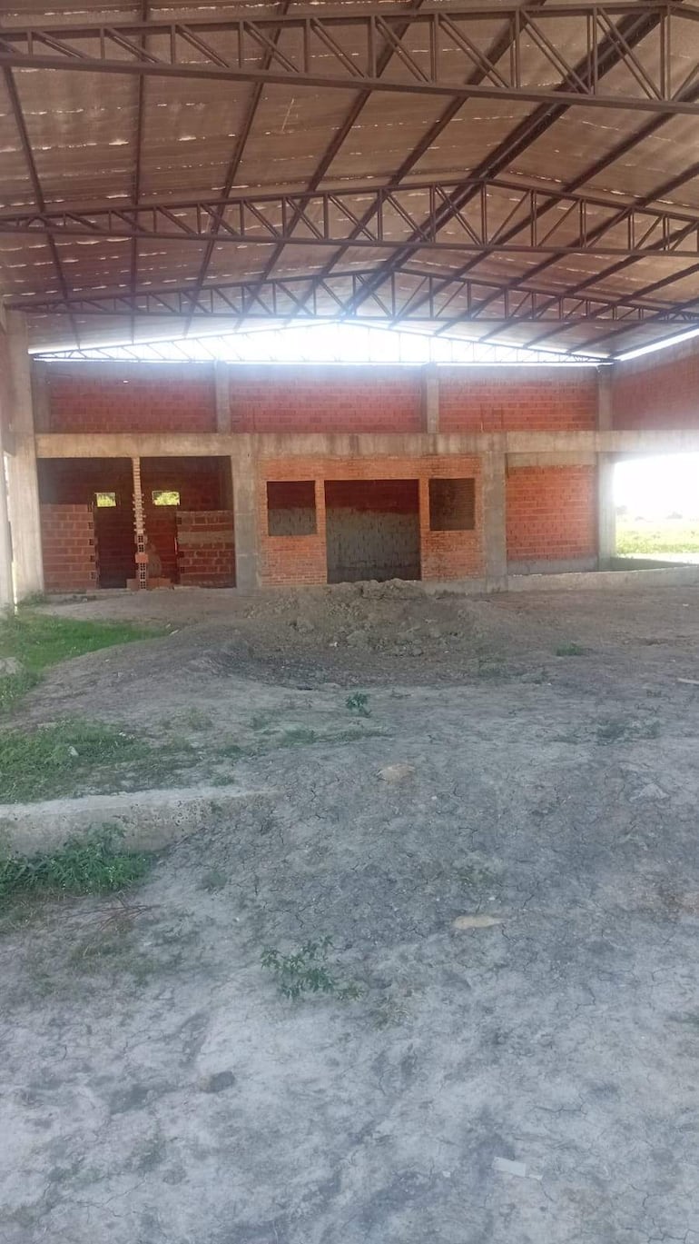 Obra publica sin terminar en Bahìa Negra