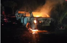 Dos policías y un civil fueron asesinados anoche durante un ataque por parte de entre 20 y 30 personas equipadas con armas largas contra un puesto policial en Ybyrarobaná, Canindeyú.