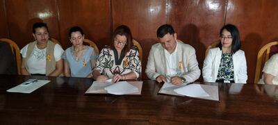 La Ministra de la Mujer, Cynthia Figueredo y el Gobernador de Misiones, Richard Ramírez, firmaron un convenio interinstitucional.