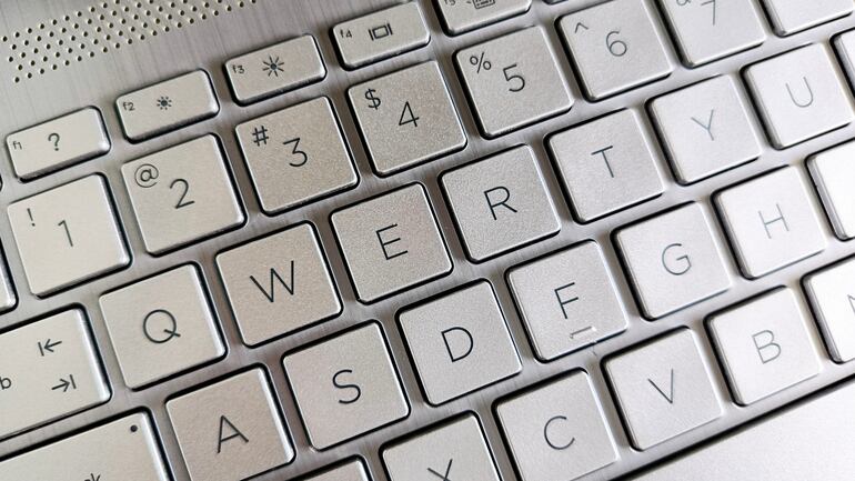 Teclado QWERTY.