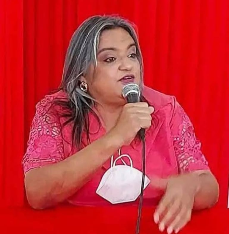 Gloria Mas, quien aspira también la intendencia de Paraguarí.