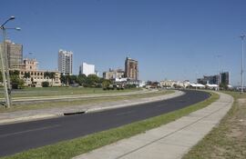 En la Costanera prácticamente no hubo tránsito. De igual manera, la Fiscalía y efectivos policiales  se apostaron en el sitio ayer  para asegurar que se cumpla la cuarentena.