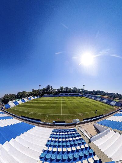 Estadio Luis Salinas del 12 de Octubre de Itauguá, sede del primer partido de la undécima fecha del campeonato Clausura 2025, a ser animado por Sportivo Luqueño y Guaraní, este viernes a las 18:30.
