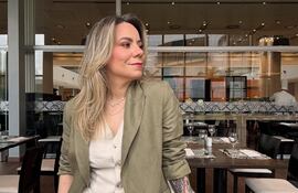 La cantante Nina Castro se presentará este jueves en el Teatro Tom Jobim con una selección de canciones navideñas.