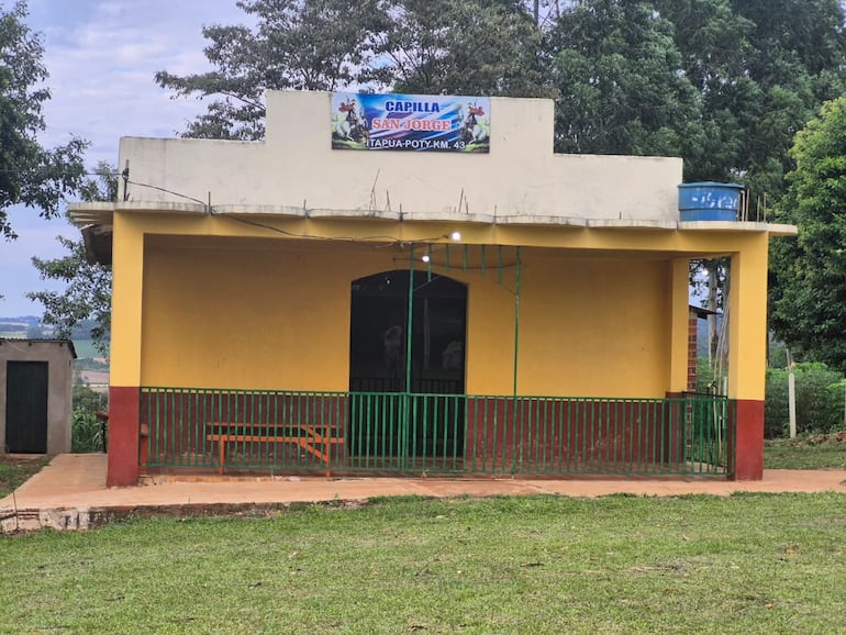 Edelira: este martes iniciarán clases desde iglesias porque escuela permanece destechada tras un temporal