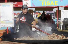 Platos desde G. 8.000 ya están disponibles en la Comilona de Teletón, en el Jockey Club.