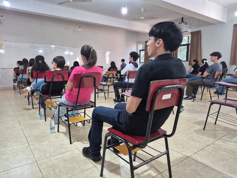 Más de 1.000 postulantes a las Becas del Gobierno en Itapúa