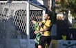 El delantero argentino, Juan Manuel García (33 años) celebra el tanto de apertura en el marcador, en el triunfo de Guaraní sobre Recoleta FC.