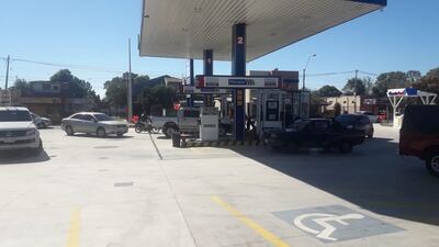 Estación de servicio que opera la empresa Fusión Pilar SA, donde es accionista Pedro Alliana.