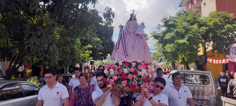 La sagrada imagen de la Virgen del Rosario, venerada en Coronel Oviedo.
