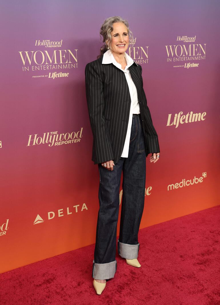 La actriz Andie MacDowell lució una tenida más casual en la alfombra roja de The Hollywood Reporter. (Michael Tran / AFP)