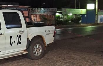 Una patrullera en la escena del crimen.