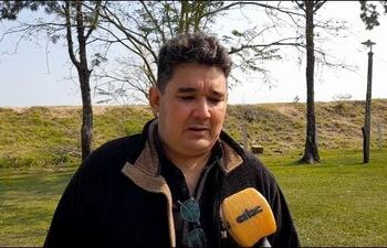 Pedro Olmedo, párroco de la parroquia San José Artesano del barrio Obrero de Pilar.