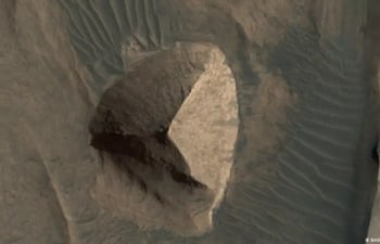 La pirámide marciana que causa sensación.