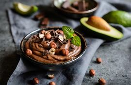 Aguacate con dulce de leche y nueces.