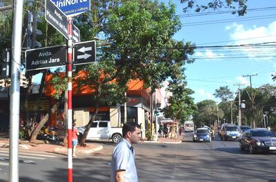 El cambista estaba apostado sobre la avenida Pioneros del Este cuando fue interceptado por motochorros. (Imagen ilustrativa)