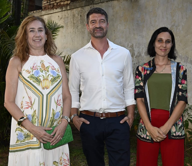 Sandra Díaz, Benoît Libourel y Fanny Larue.