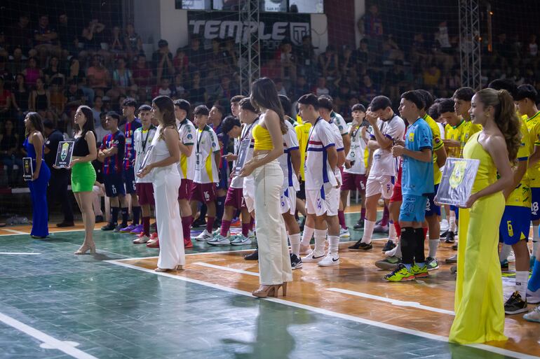 El fútbol de salón, deporte de gran arraigo en el país, se vive con pasión en San Pedro