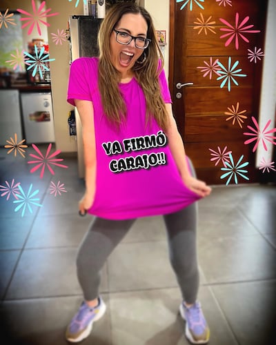 Clara Franco, feliz porque su expareja ya firmó el divorcio.