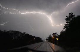 la-direccion-nacional-de-meteorologia-pronostico-lluvias-con-tormentas-electricas-rafagas-de-viento-y-probables-granizadas-para-el-departamento-de-e-181932000000-1823406.jpg