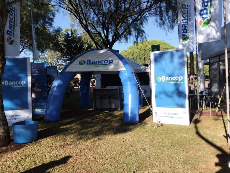 Diferentes opciones propone Bancop en el Agro Fest Naranjito.