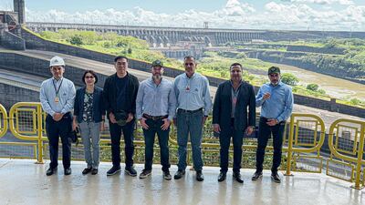 Delegación del ministro del Ambiente de Taiwán, Dr. Chi-Ming Peng, en la Central Hidroeléctrica Itaipú. 
