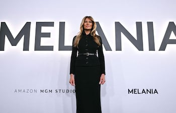 La primera dama de Estados Unidos Melania Trump durante el estreno del documental que sigue sus pasos y que fue producido por Amazon MGM Studios.