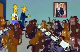 Tres personajes caricaturescos en un entorno de oficina. Monos interactuando con máquinas de escribir, creando una atmósfera cómica.