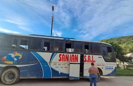 Colectivo de la empresa San Juan, partiendo de Fuerte Olimpo