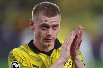 Julian Ryerson, defensor noruego del Borussia Dortmund.