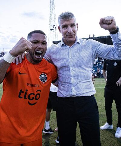 El capitán Richard Ortiz Bustos y el entrenador Martín Palermo, claves para la conquista franjeada.