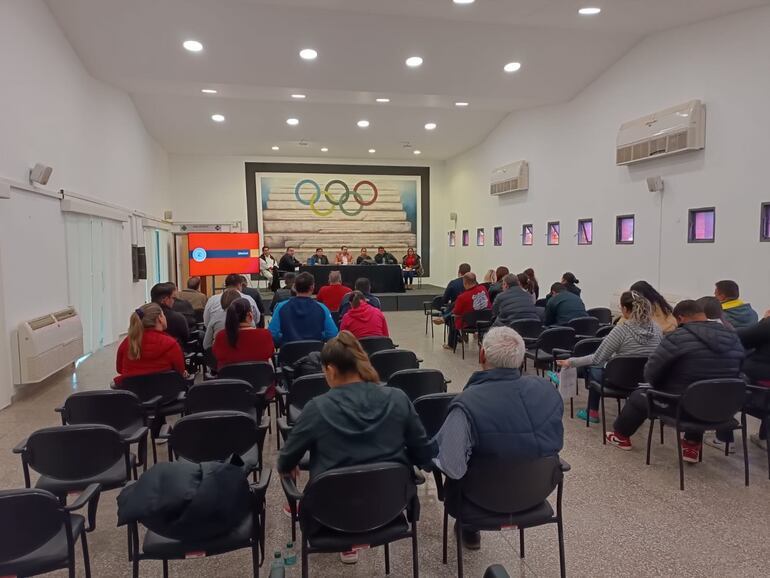 La Magna Asamblea de la Confederación en el salón de eventos del Comité Olímpico Paraguayo.
