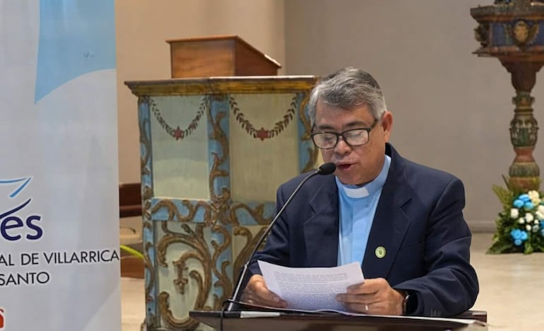 El director general de la Universidad Católica Unidad Pedagógica de Carapeguá, presbítero Cirilo Martínez.
