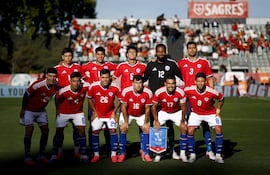 Formación presentada por Chile en el amistoso contra Portugal, ganado por los lusitanos 2-1.