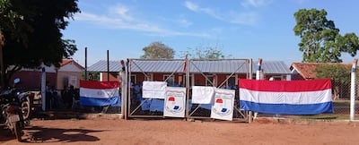Padres de familia, docentes y estudiantes permanecen movilizados y mantienen la toma de la institución