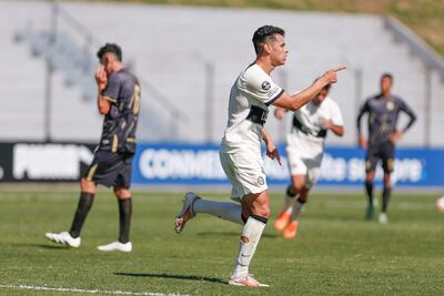 El paraguayo Fredy Noguera, futbolista de Olimpia, festeja un gol en el partido frente a las Águilas Doradas de Colombia por la fase de grupos de la Copa Libertadores Sub 20, en Colonia, Uruguay.