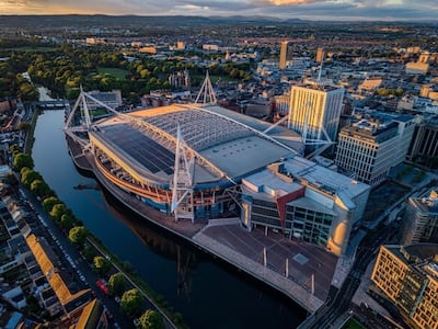 El Millennium Stadium de Cardiff, redenominado Principality por motivos de patrocinio, albergará este domingo el partido entre Arsenal y Manchester City.