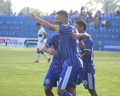 El capitán solense Santiago Salcedo anotó dos tantos ante Olimpia para la victoria de 3-1