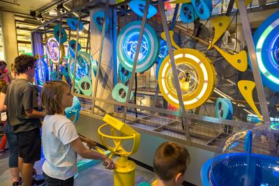 Centro de Ciencias NEMO: museo educativo de ciencia en Ámsterdam.