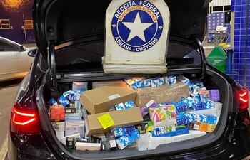 El automóvil de las paraguayas estaba repleto de productos llevados desde Ciudad del Este.