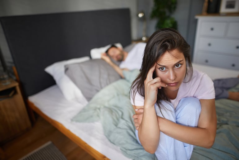 ¡Qué es el apego evitativo en el romance?