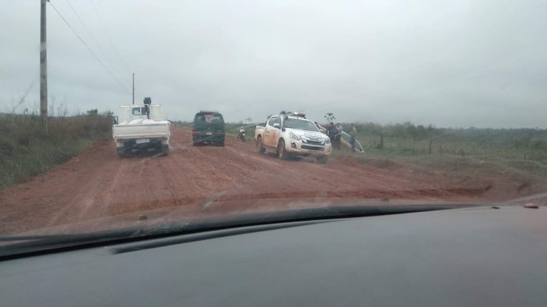 Un año después, la promesa del asfalto sigue en el barro: accidente evidencia abandono del tramo Borja-Mbuyapey.