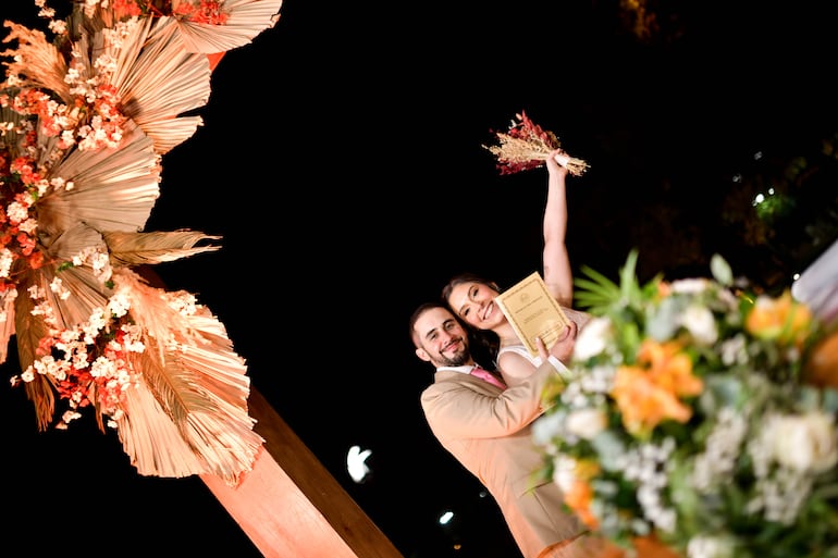 La fiesta estuvo ampliamente decorada por Eli Grillón & La Grilla, en un estilo boho romántico.