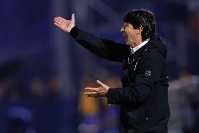El argentino Daniel Garnero, técnico de Libertad, en el partido contra Tigre por la revancha de los playoffs de la Copa Sudamericana 2023 en el estadio Coliseo de Victoria, en Buenos Aires, Argentina.