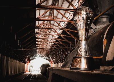 Trofeo de la Copa Paraguay, en la estación del Ferrocarril, en Asunción.