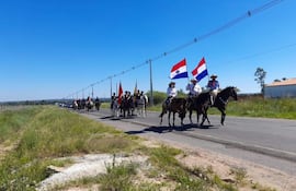 Cabalgata histórica para recordar los 156 años de la campaña de Pikysyry.