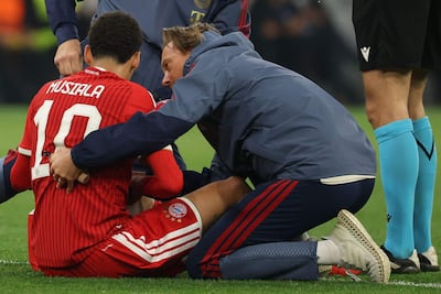El centrocampista del Bayern de Múnich Jamal Musiala fue retirado del terreno de juego tras desplomarse durante un partido amistoso de pretemporada el 18 de agosto de 2026, tres días después de un incidente similar en Múnich.