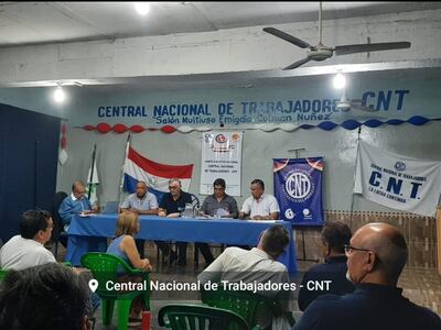 Reunión en la Central Nacional de Trabajadores (Foto: Senips)